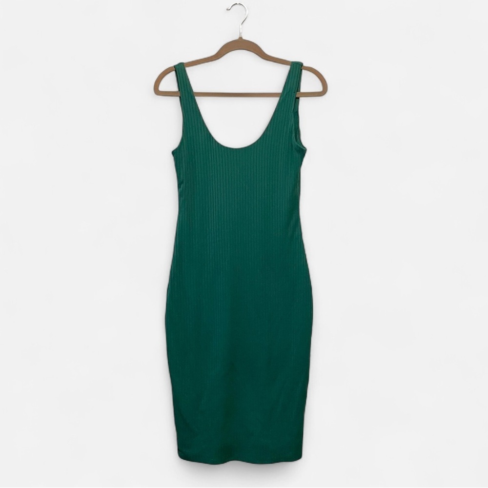 Heart Hips | Emerald Ribbed Knit Bodycon Midi Dress